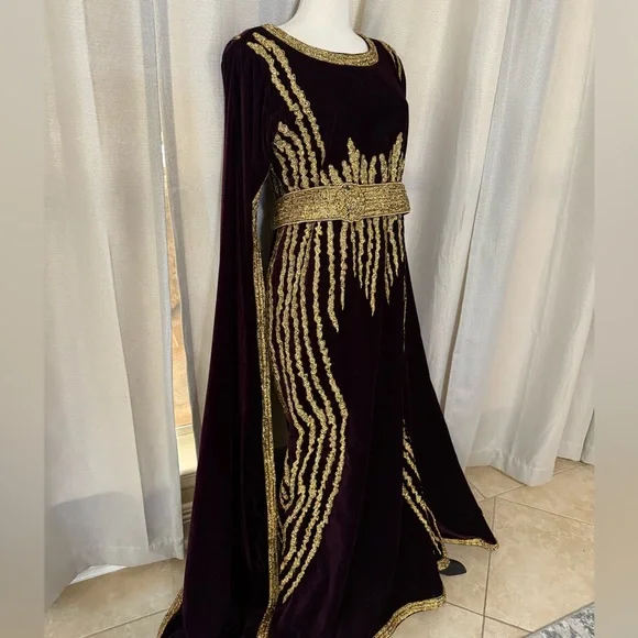 Purple velvet beaded dress with floor length sleeves - Picture 3 of 3